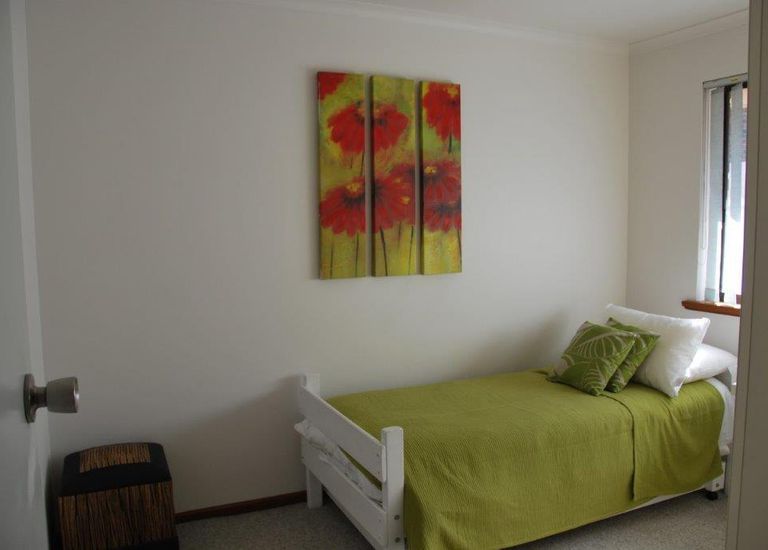 1B Fryer Street, Hallett Cove