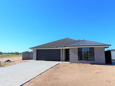 49 Maxwell Drive, Eglinton