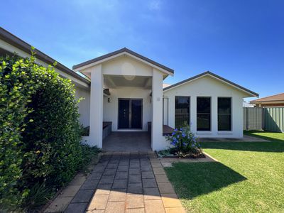 18 Peel Place, Dubbo
