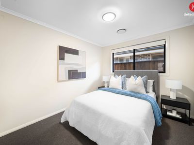 3 Dobroyd Drive, Elizabeth Hills