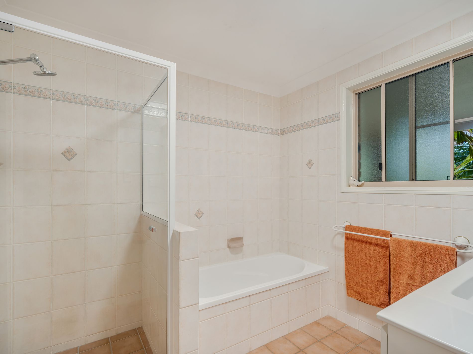 83 Gibraltar Road, Rangewood