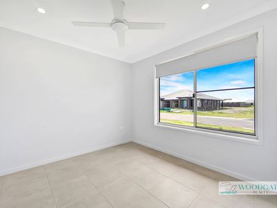 11 GULL STREET, Woodgate