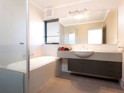 1 / 35 Premier Street, Hannans