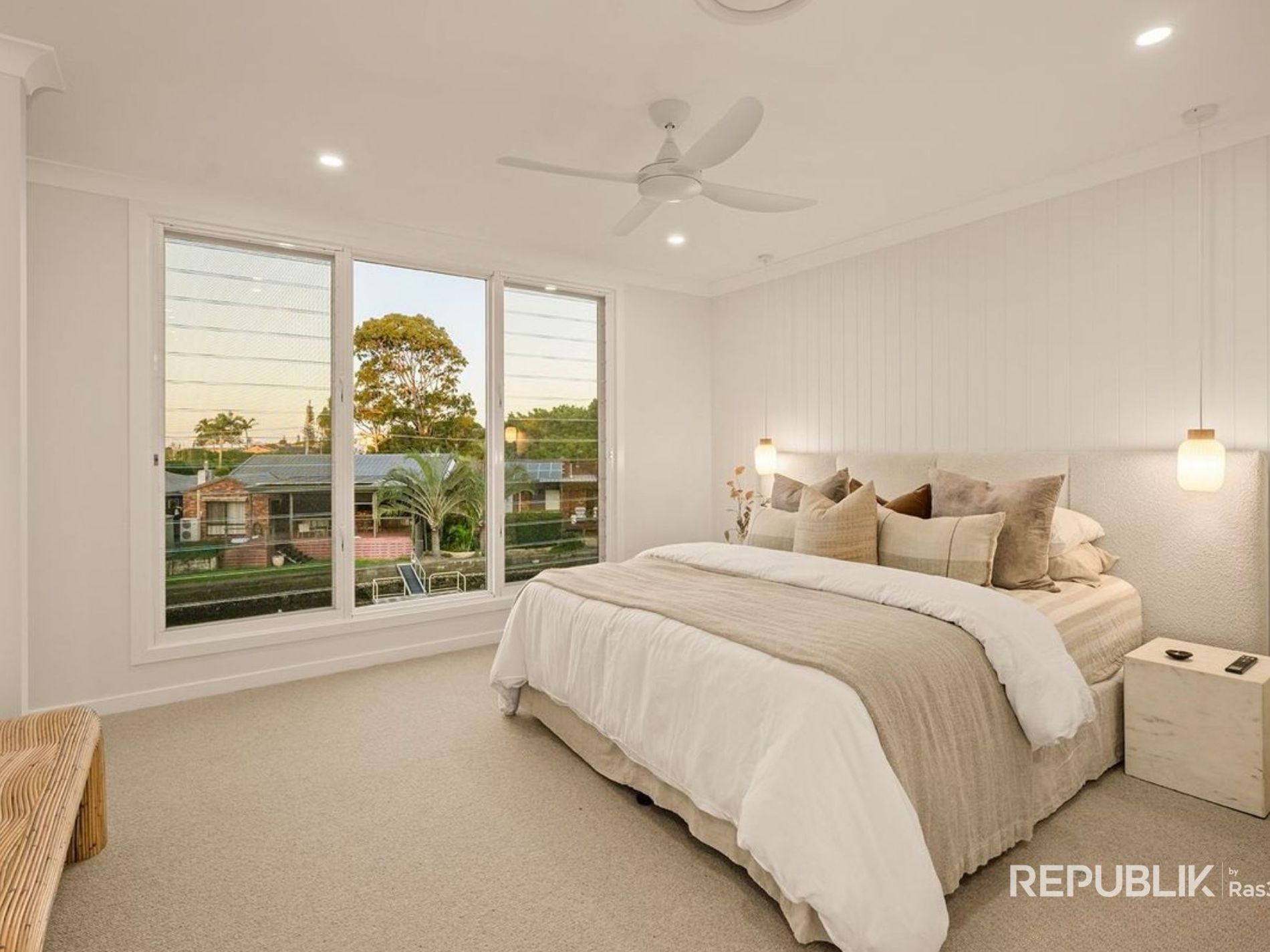 1 / 13 Perry Place, Biggera Waters