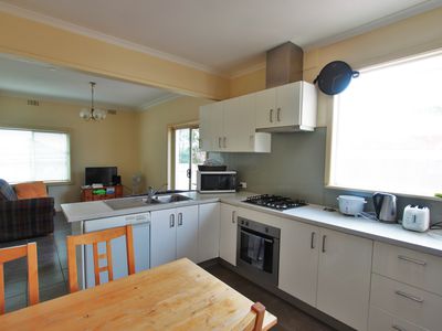 1235 North Road, Oakleigh