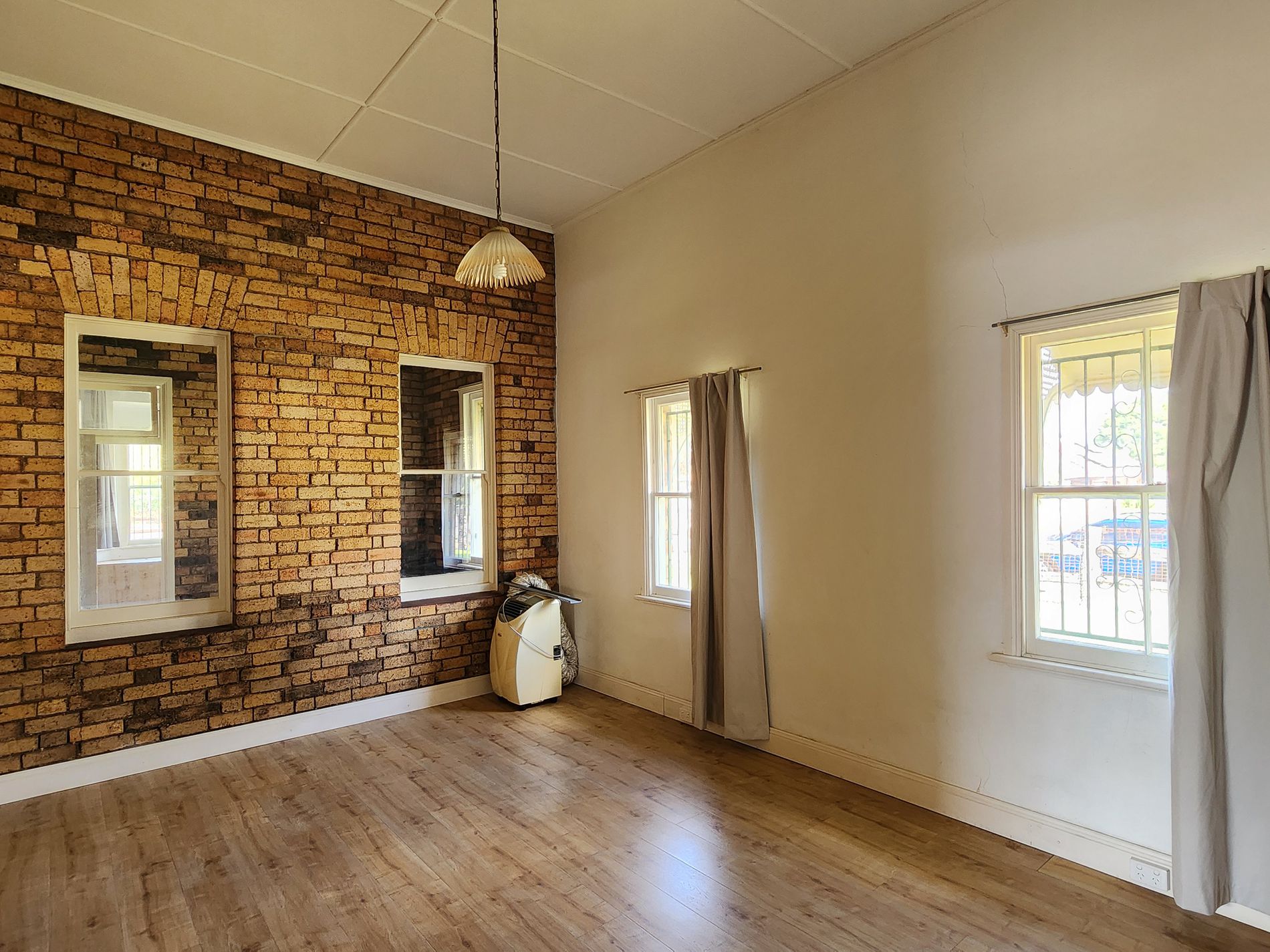 2 Queen Street, Dinmore