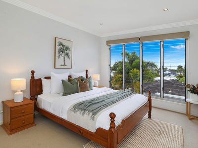 10 Crystal Waves Place, Alexandra Headland