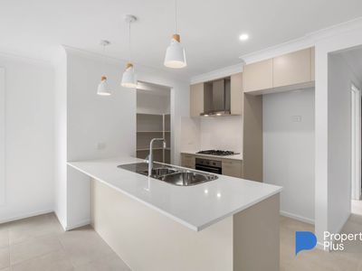 5 Rothschild Close, Epsom