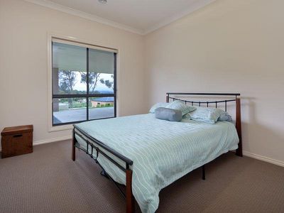 21 LAMBOURN DRIVE, Wodonga