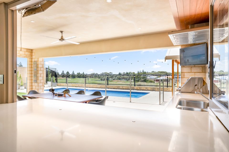 43 Holloways Ridge, Secret Harbour