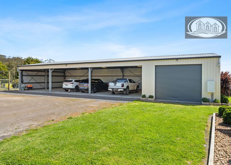 231 Golf Course Road, Heywood