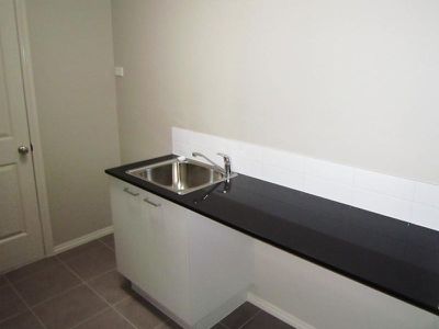 2 / 4 Rosemary Court, Golden Square