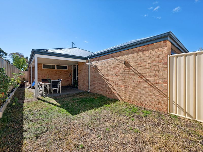 128 Lake Valley Drive, Lakelands