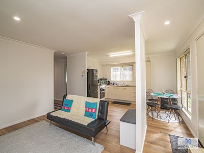 35 Bangalow Crescent, Raceview