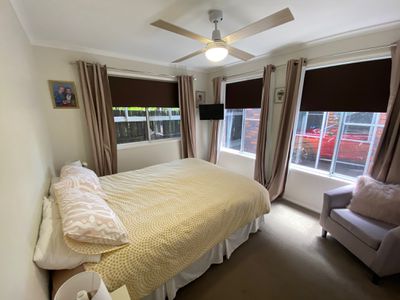 24 Cassandra Crescent, Urangan
