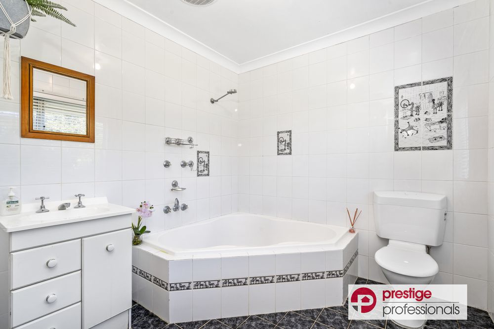 63 Derna Road, Holsworthy