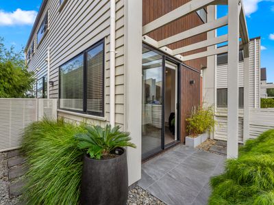 6 Kanuka Road, Hobsonville