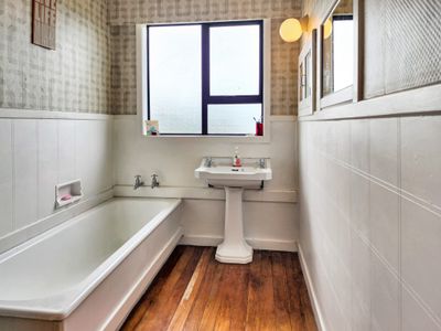 27 Bath Road, Riverton