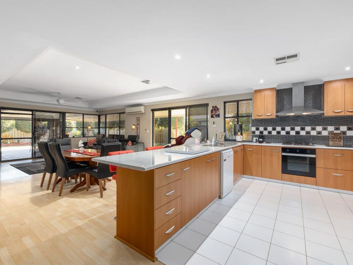 28 Rosewood Lane, Thornlie