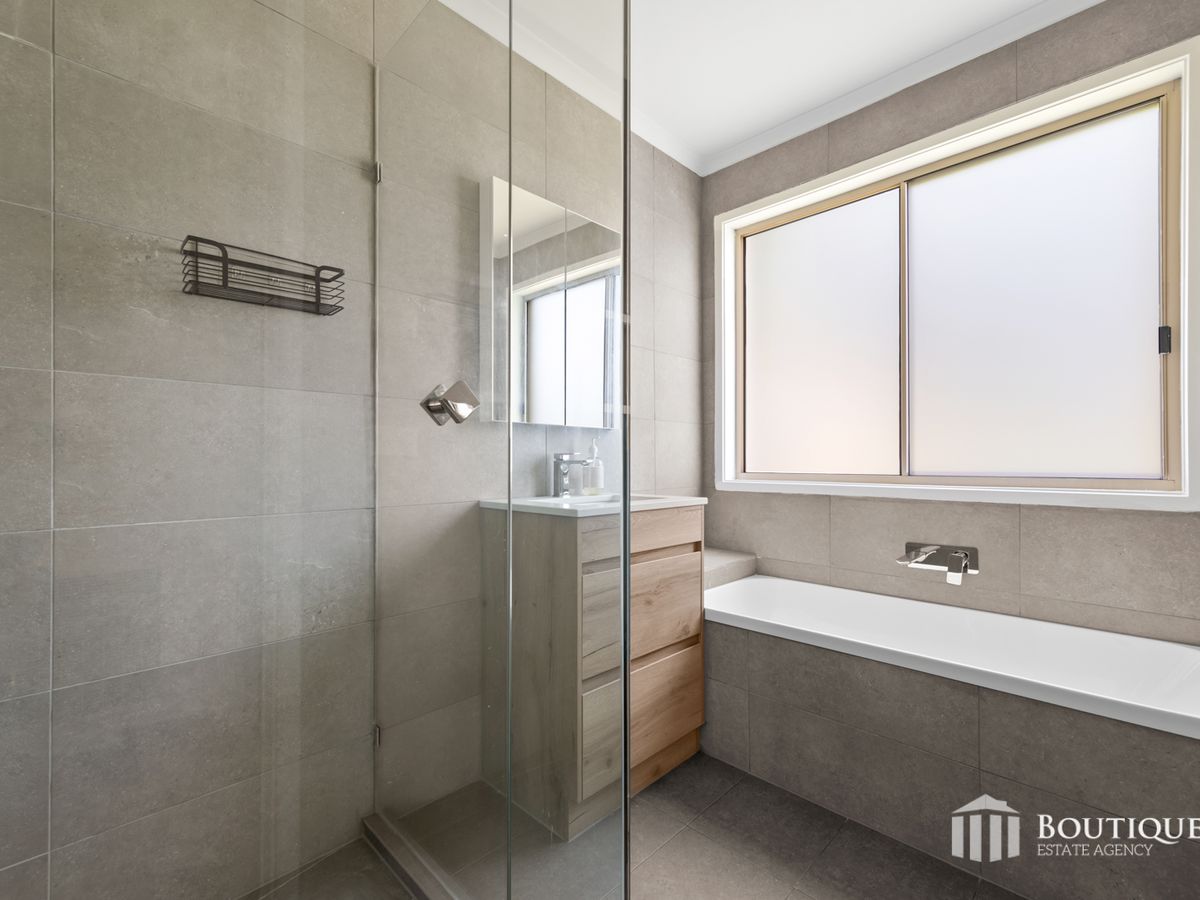 63 Langbourne Drive, Narre Warren South