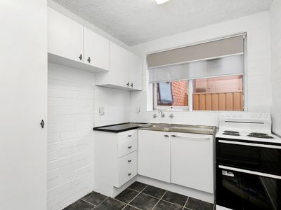 2/39-41 Hyde Street, Footscray