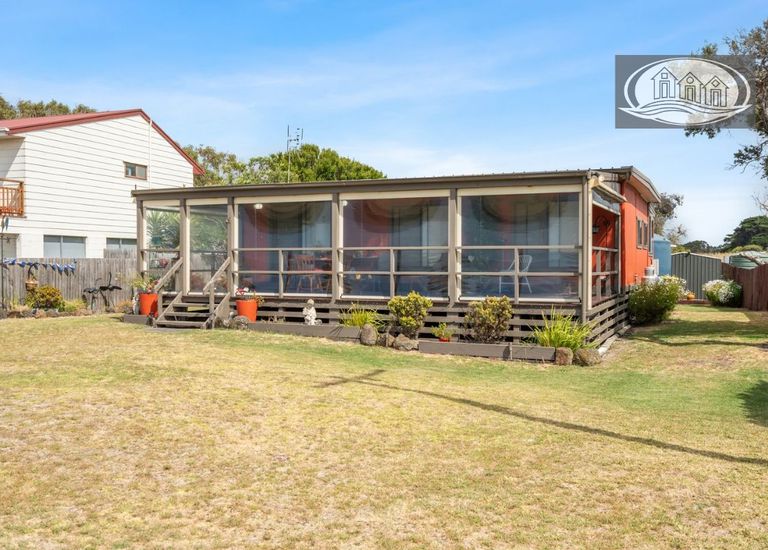 17 Beach Road, Portland