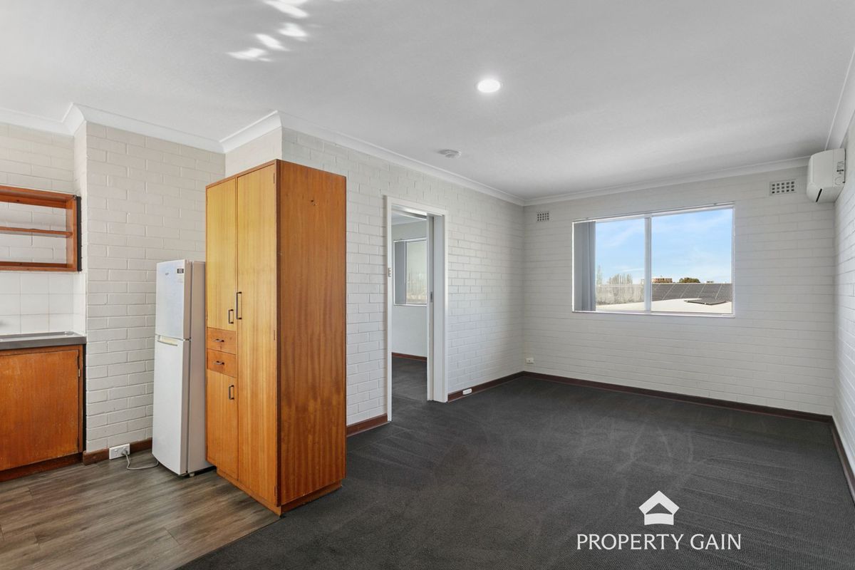 10 / 82 Broadway, Crawley