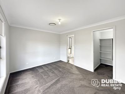 30 Apsley Crescent, Dubbo