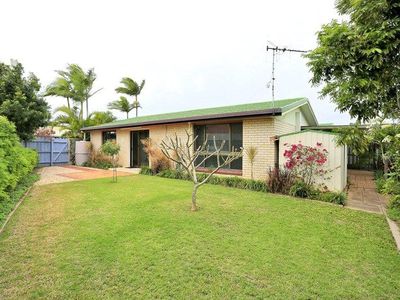 2 / 5 Newton Court, Bargara