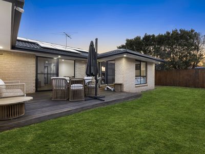 5 Eggleton Place, Wakerley