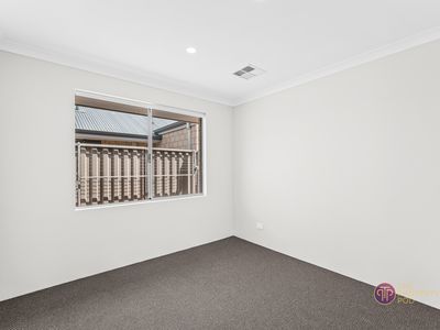 8 Henricus Avenue, Henley Brook