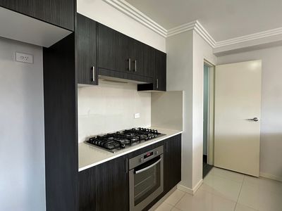 8 / 2 Dressler Court, Holroyd