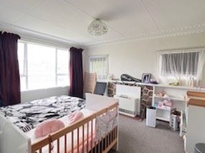 22 Constitution Avenue, Milton