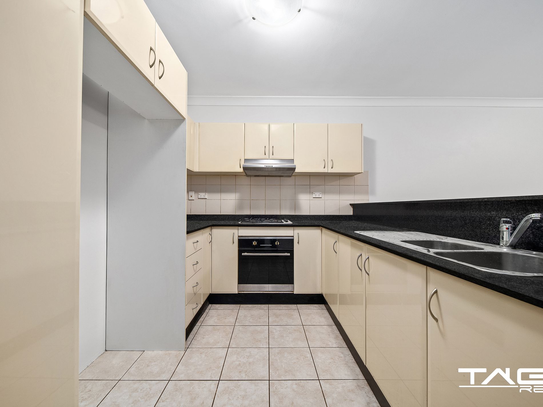 19/8-12 Alexandra Avenue, Westmead