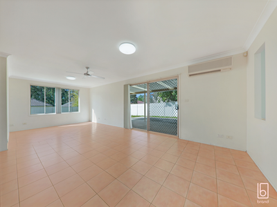 20 Mountain Ash Road, Hamlyn Terrace