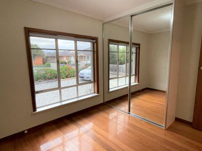 1/6 Waratah Avenue, Tullamarine
