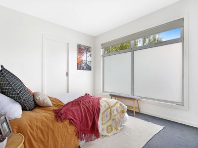 5 / 2 Donald Avenue, Essendon