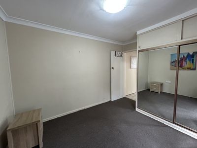 6 / 4 Mosbri Crescent, The Hill