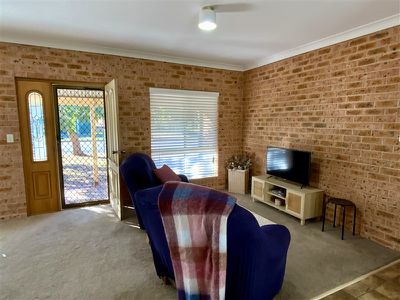 1/124 York Street, Forbes