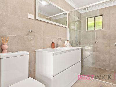 11 Dunrossil Crescent, West Bathurst