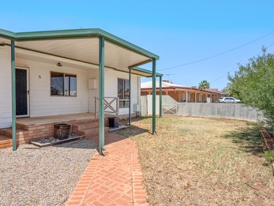 1 / 5 Hicks Road, Hannans