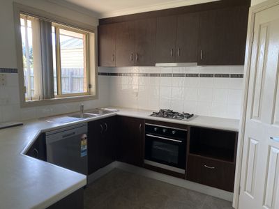 32 Kerford Crescent, Point Cook