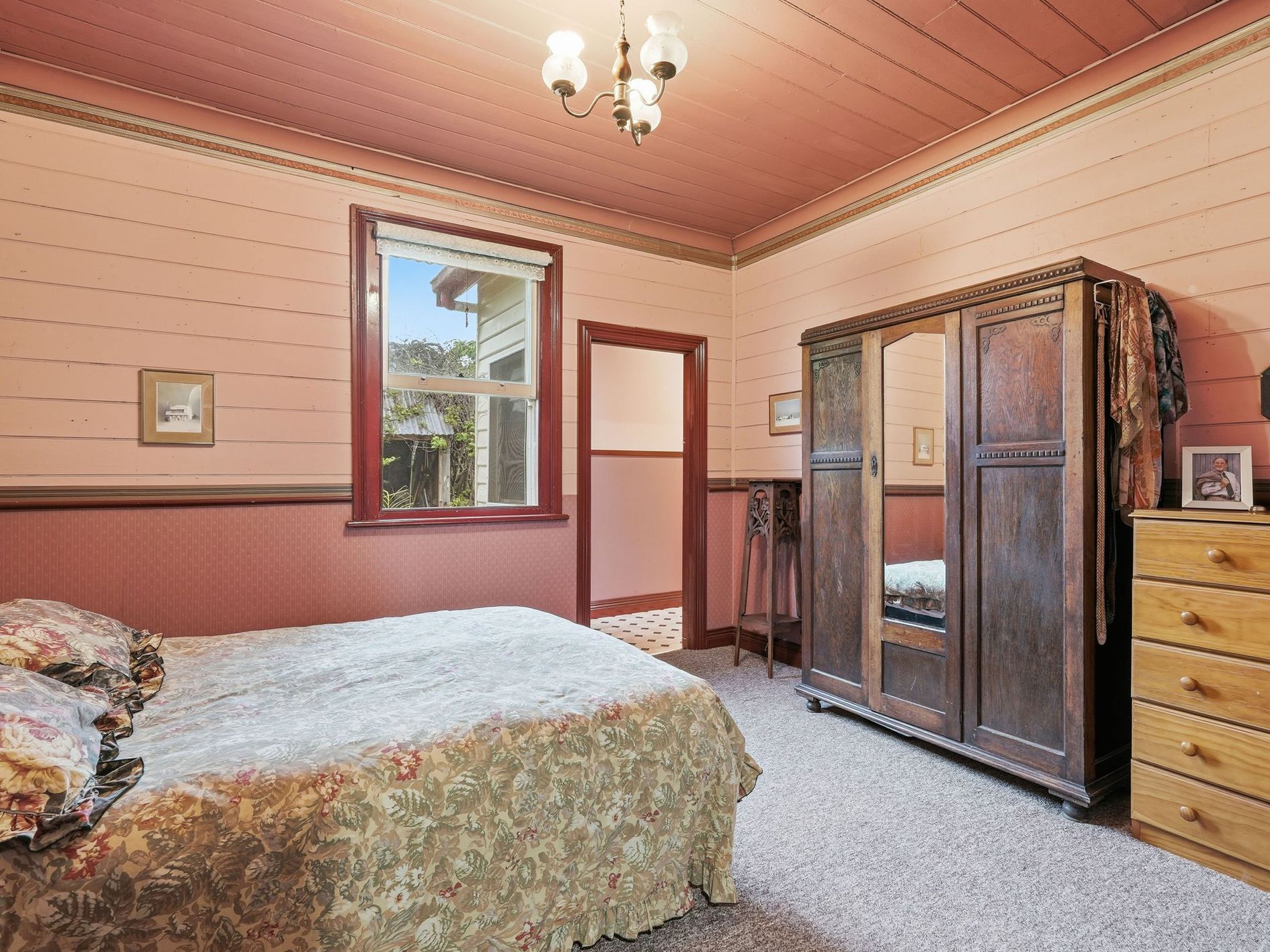 412 Lymington Road, Lymington