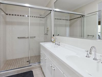 2 Leanne Close, Mcdowall