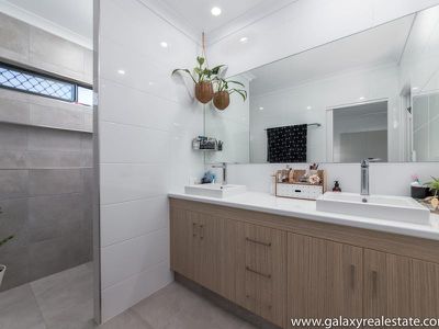 23 Headlands Esplanade, Innes Park