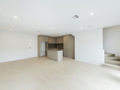 8 Carcoare Terrace, Watson