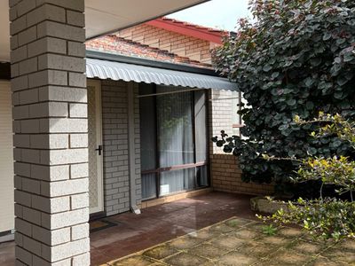 2/215 Royal Street, Yokine