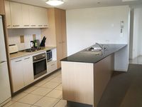 44 / 10 Grand Pde , Kawana Island