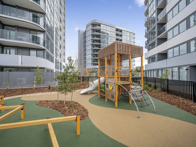 509 / 104 Easty Street, Phillip