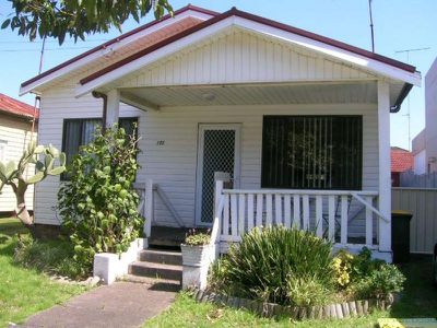 106 Kembla Street, Wollongong